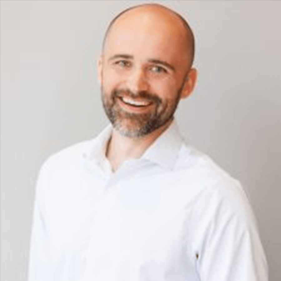 Derek Adamczyk headshot